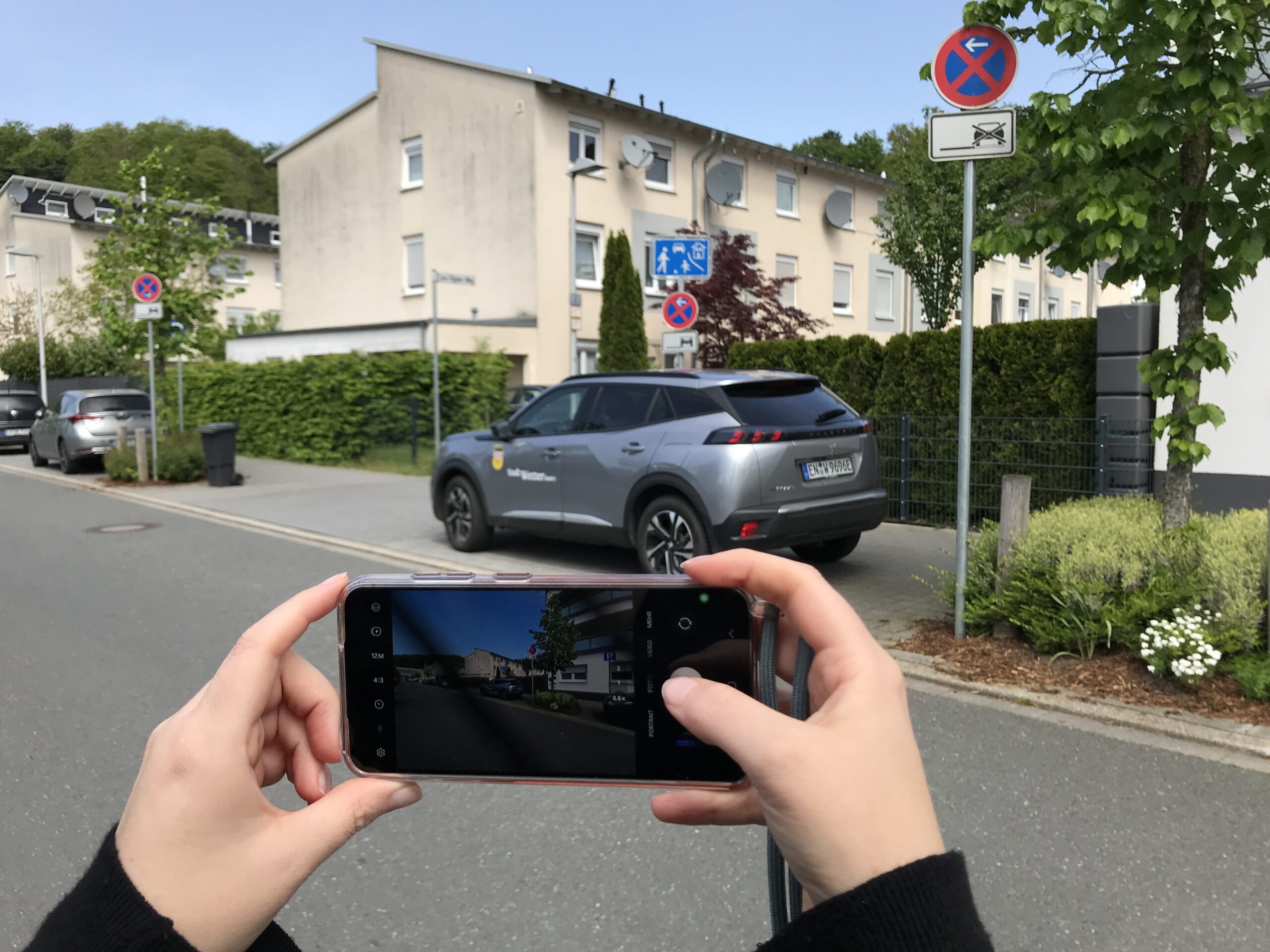 Fahrzeugseitenaufnahme Gesamt