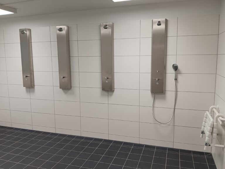 Turnhalle Stollenweg: Sanitärbereich saniert