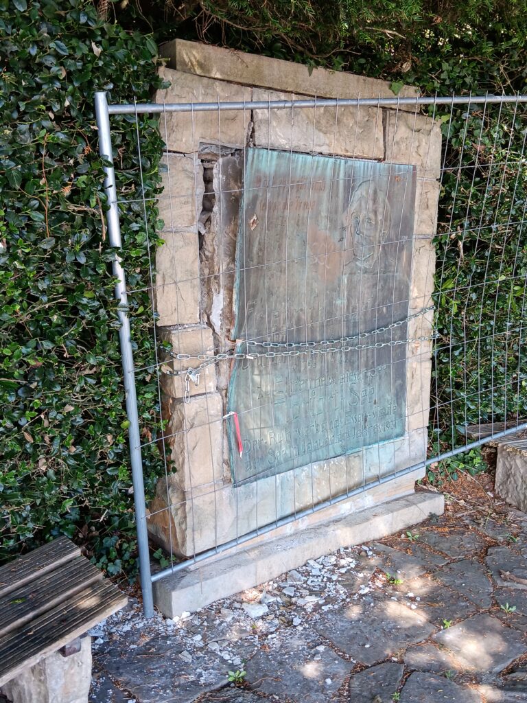 Diebe wollten Harkort-Gedenktafel am Harkortsee und Soldatengruppe am Ehrenmal Harkortberg stehlen